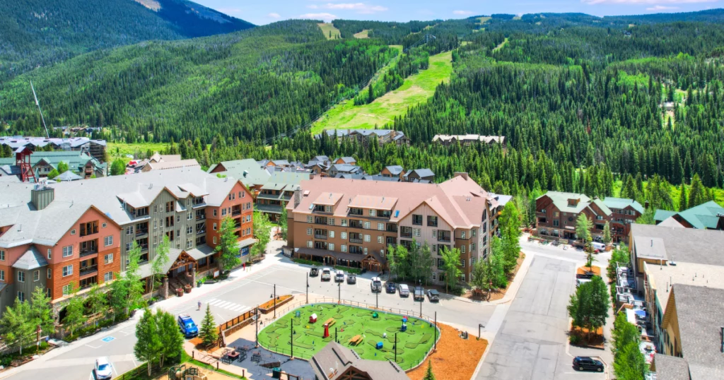 Private Denver Airport to Keystone transportation with luxury chauffeur